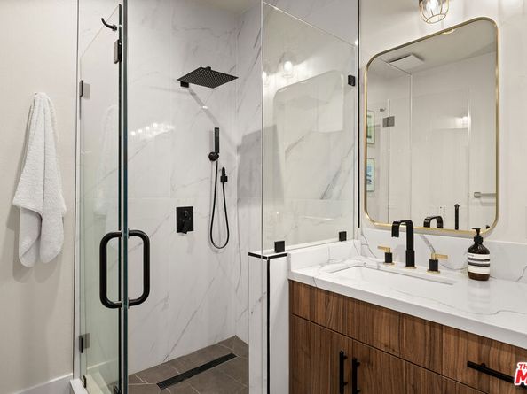 9000 Cynthia Street 302, West Hollywood CA 90069