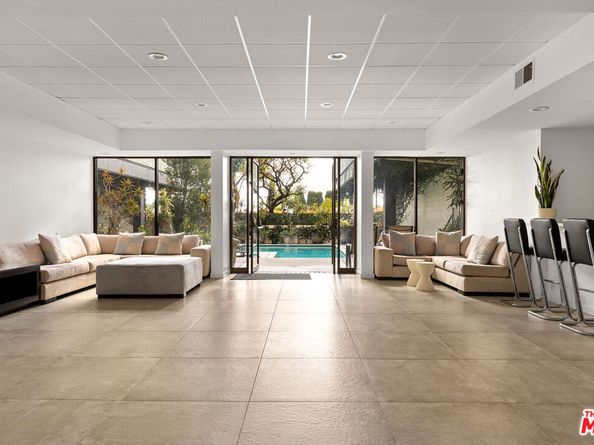 9000 Cynthia Street 302, West Hollywood CA 90069