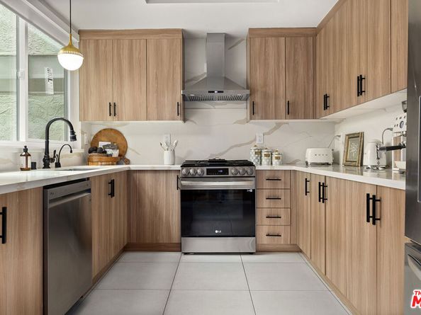 9000 Cynthia Street 302, West Hollywood CA 90069