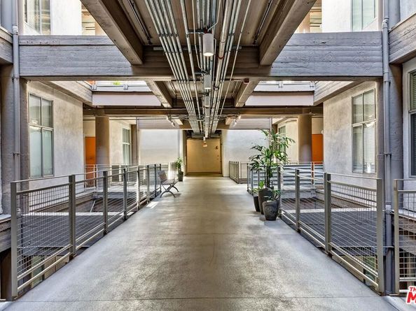 1130 S Flower Street 208, Los Angeles CA 90015