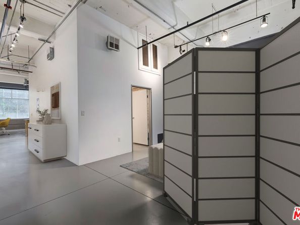 1130 S Flower Street 208, Los Angeles CA 90015