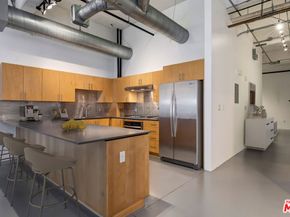 1130 S Flower Street 208, Los Angeles CA 90015