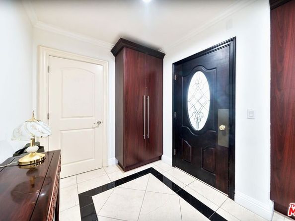 1043 S Kenmore Avenue 201, Los Angeles CA 90006