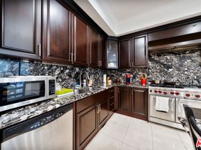 1043 S Kenmore Avenue 201, Los Angeles CA 90006