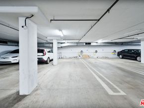 1043 S Kenmore Avenue 201, Los Angeles CA 90006