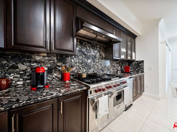 1043 S Kenmore Avenue 201, Los Angeles CA 90006