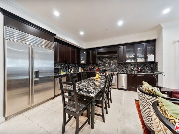 1043 S Kenmore Avenue 201, Los Angeles CA 90006