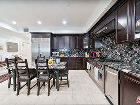 1043 S Kenmore Avenue 201, Los Angeles CA 90006