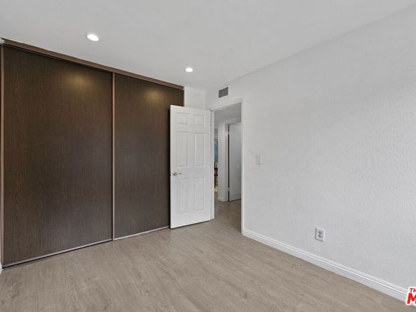 18518 Mayall Street H, Northridge CA 91324