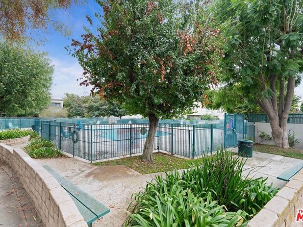 18518 Mayall Street H, Northridge CA 91324