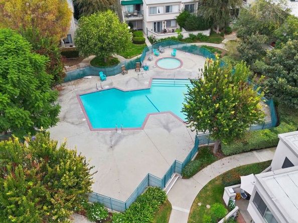 18518 Mayall Street H, Northridge CA 91324