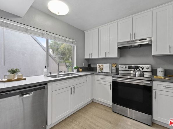 18518 Mayall Street H, Northridge CA 91324