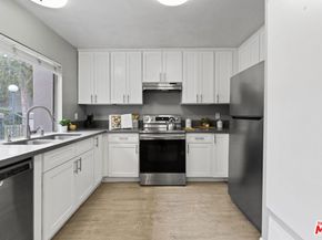 18518 Mayall Street H, Northridge CA 91324