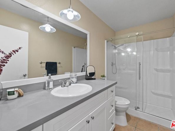 18518 Mayall Street H, Northridge CA 91324