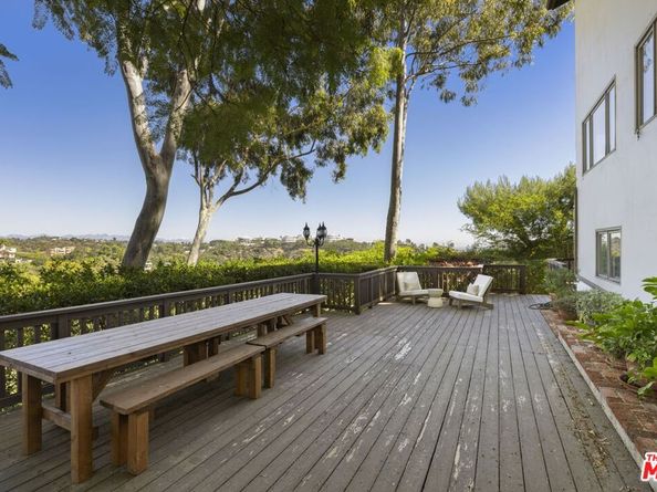 1018 N Tigertail Road, Los Angeles CA 90049