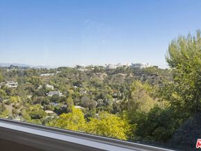 1018 N Tigertail Road, Los Angeles CA 90049