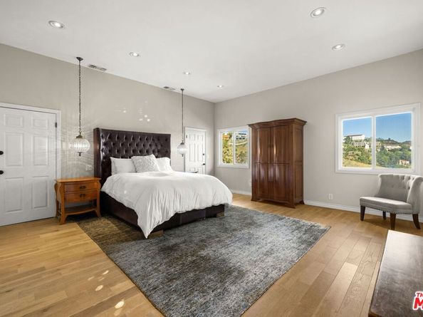 1018 N Tigertail Road, Los Angeles CA 90049