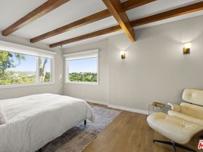 1018 N Tigertail Road, Los Angeles CA 90049