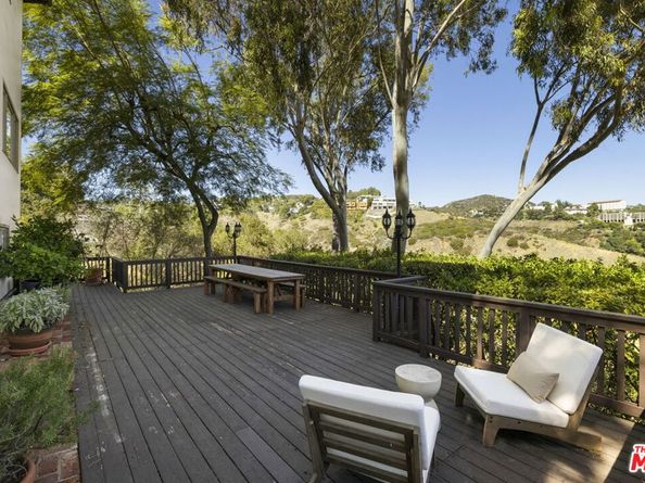 1018 N Tigertail Road, Los Angeles CA 90049