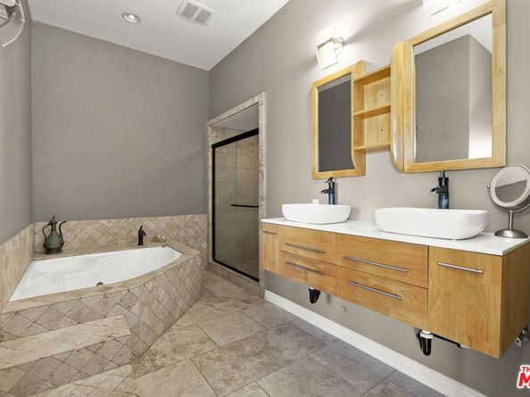 1018 N Tigertail Road, Los Angeles CA 90049