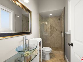 1018 N Tigertail Road, Los Angeles CA 90049