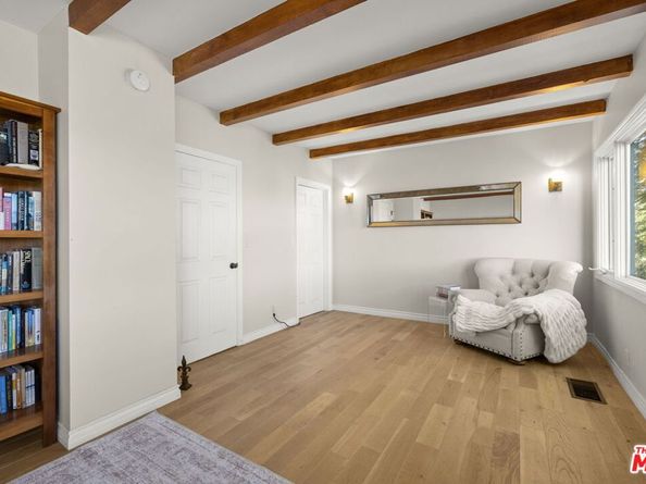 1018 N Tigertail Road, Los Angeles CA 90049