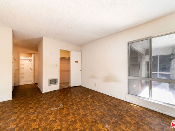355 S Los Robles Avenue 108, Pasadena CA 91101