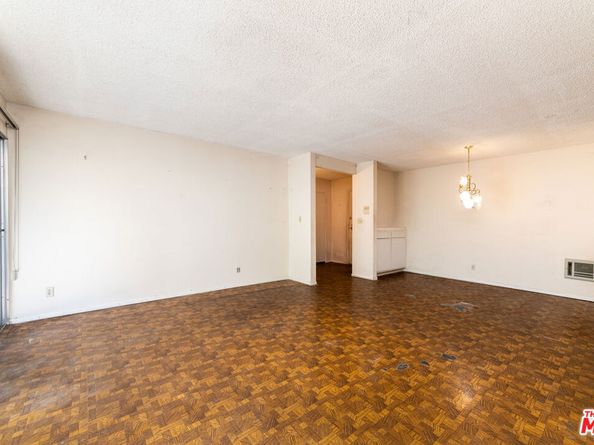 355 S Los Robles Avenue 108, Pasadena CA 91101