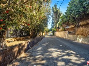 12940 Riverside Drive 102, Sherman Oaks CA 91423