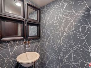 7223 Sycamore Trail, Los Angeles CA 90068