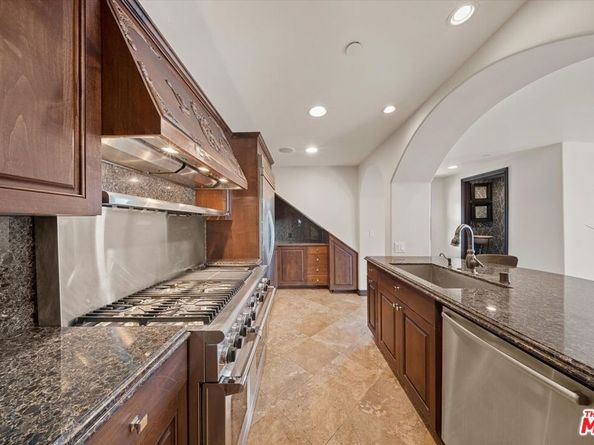 7223 Sycamore Trail, Los Angeles CA 90068