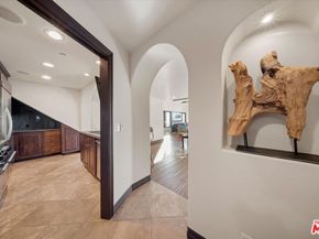 7223 Sycamore Trail, Los Angeles CA 90068