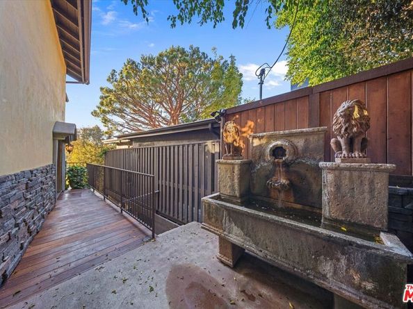 7223 Sycamore Trail, Los Angeles CA 90068