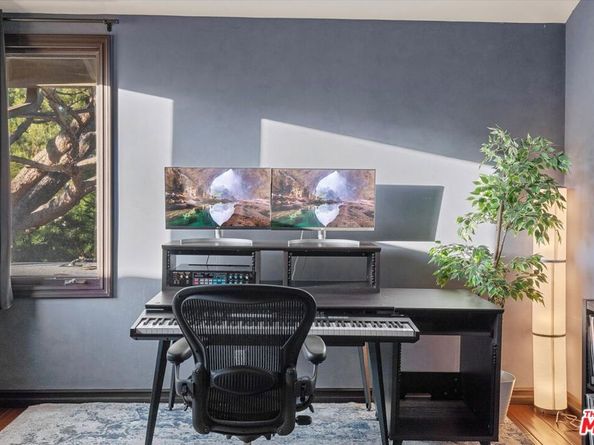 7223 Sycamore Trail, Los Angeles CA 90068