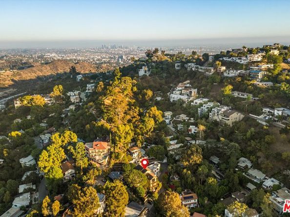 7223 Sycamore Trail, Los Angeles CA 90068
