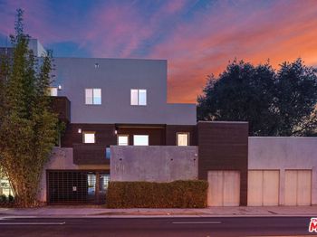 1411 Cloverfield Boulevard