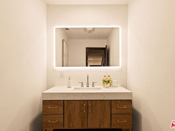8906 Yorktown Avenue, Los Angeles CA 90045