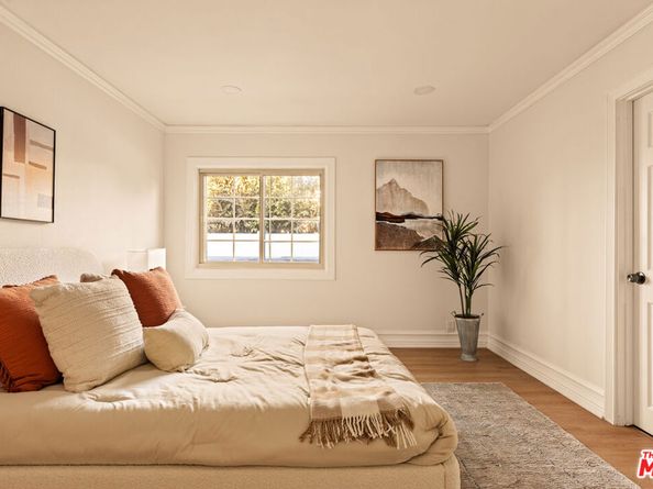8906 Yorktown Avenue, Los Angeles CA 90045