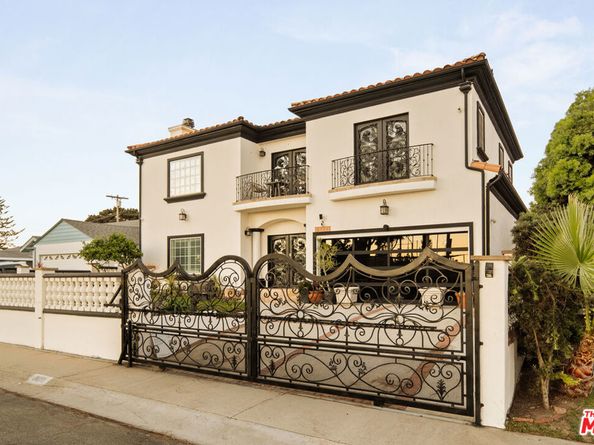8906 Yorktown Avenue, Los Angeles CA 90045