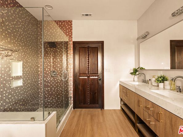 8906 Yorktown Avenue, Los Angeles CA 90045