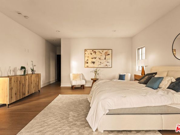 8906 Yorktown Avenue, Los Angeles CA 90045