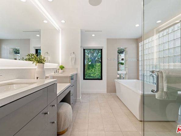 540 Westmount Drive, West Hollywood CA 90048