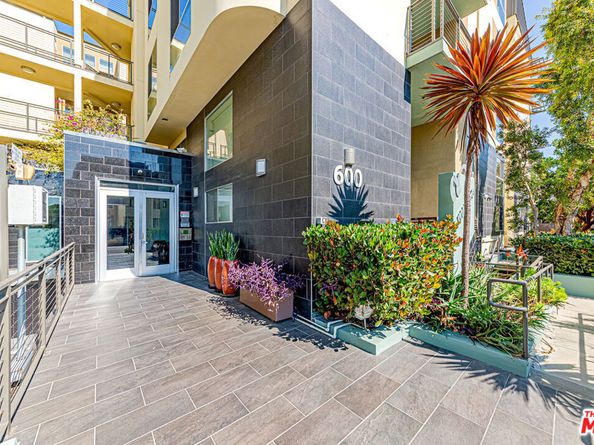 600 S Ridgeley Drive PH1, Los Angeles CA 90036