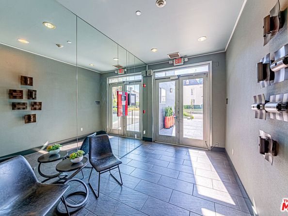 600 S Ridgeley Drive PH1, Los Angeles CA 90036
