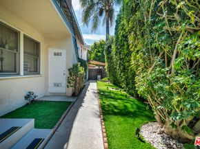 14722 Magnolia Boulevard, Sherman Oaks CA 91403
