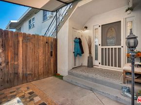 14722 Magnolia Boulevard, Sherman Oaks CA 91403