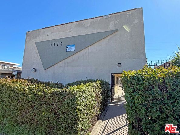 1130 W 97th Street, Los Angeles CA 90044