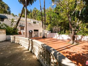 1196 Brooklawn Drive, Los Angeles CA 90077