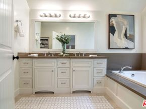 607 Lillian Way, Los Angeles CA 90004