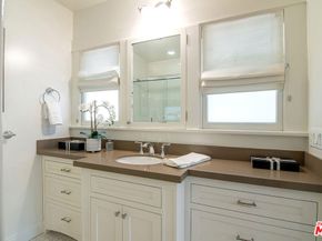 607 Lillian Way, Los Angeles CA 90004
